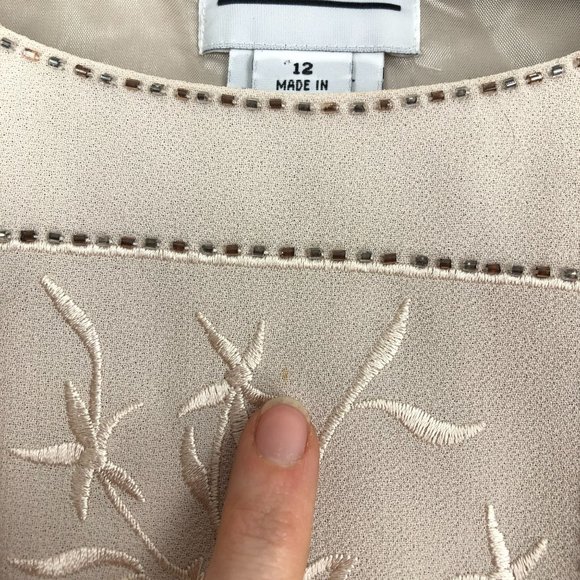 R&M Richards Women's Size 12 Beige Embroidered Round Neck Sleeveless Blouse - Picture 3 of 12